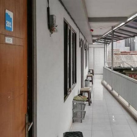 Laponca Residence Pondok Cabe Syariah Redpartner Buaran Exteriör bild
