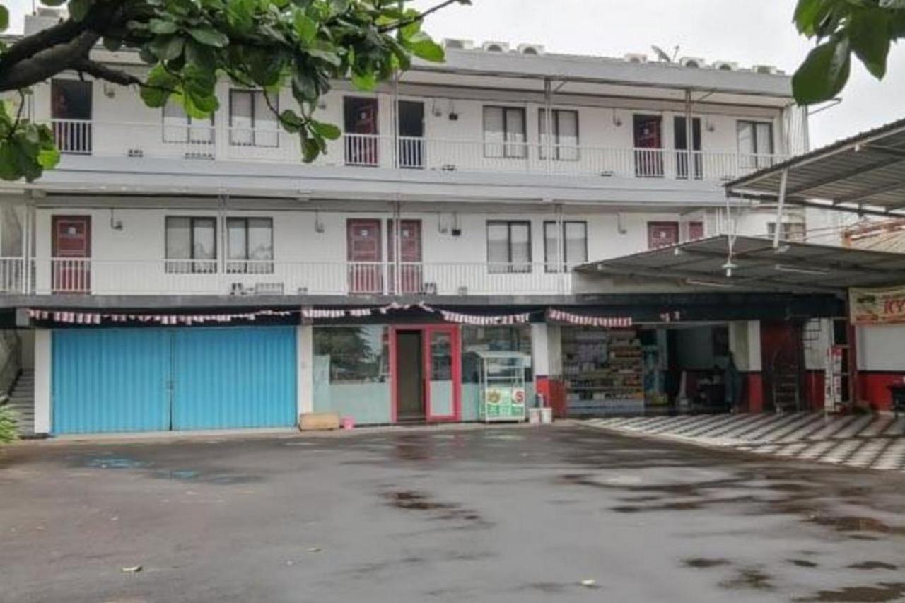 Laponca Residence Pondok Cabe Syariah Redpartner Buaran Exteriör bild